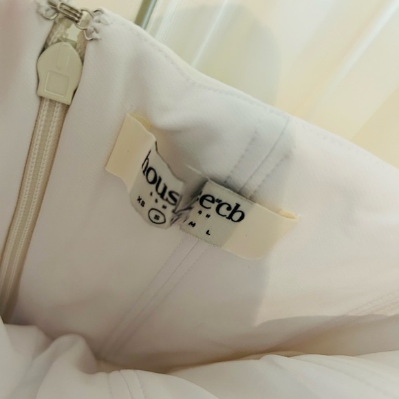 House of CB EMMANUELA
White Strapless Pleated Mini Dress size Small Cup A-C NWOT - Picture 5 of 5